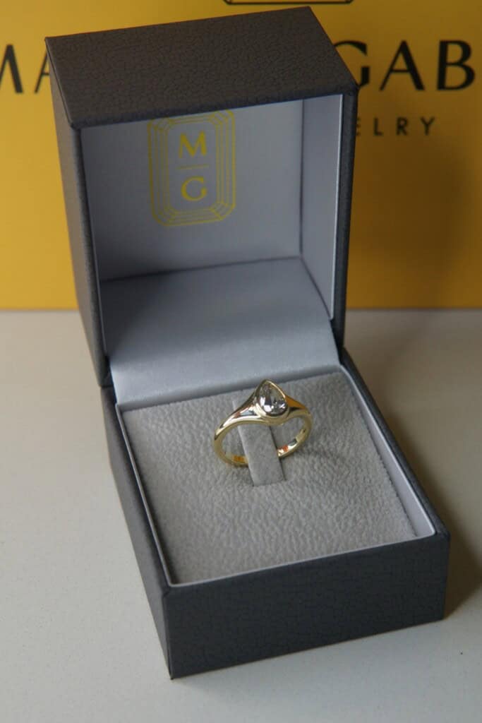 Verlobungsring mit Labordiamant von Maison Gabriel